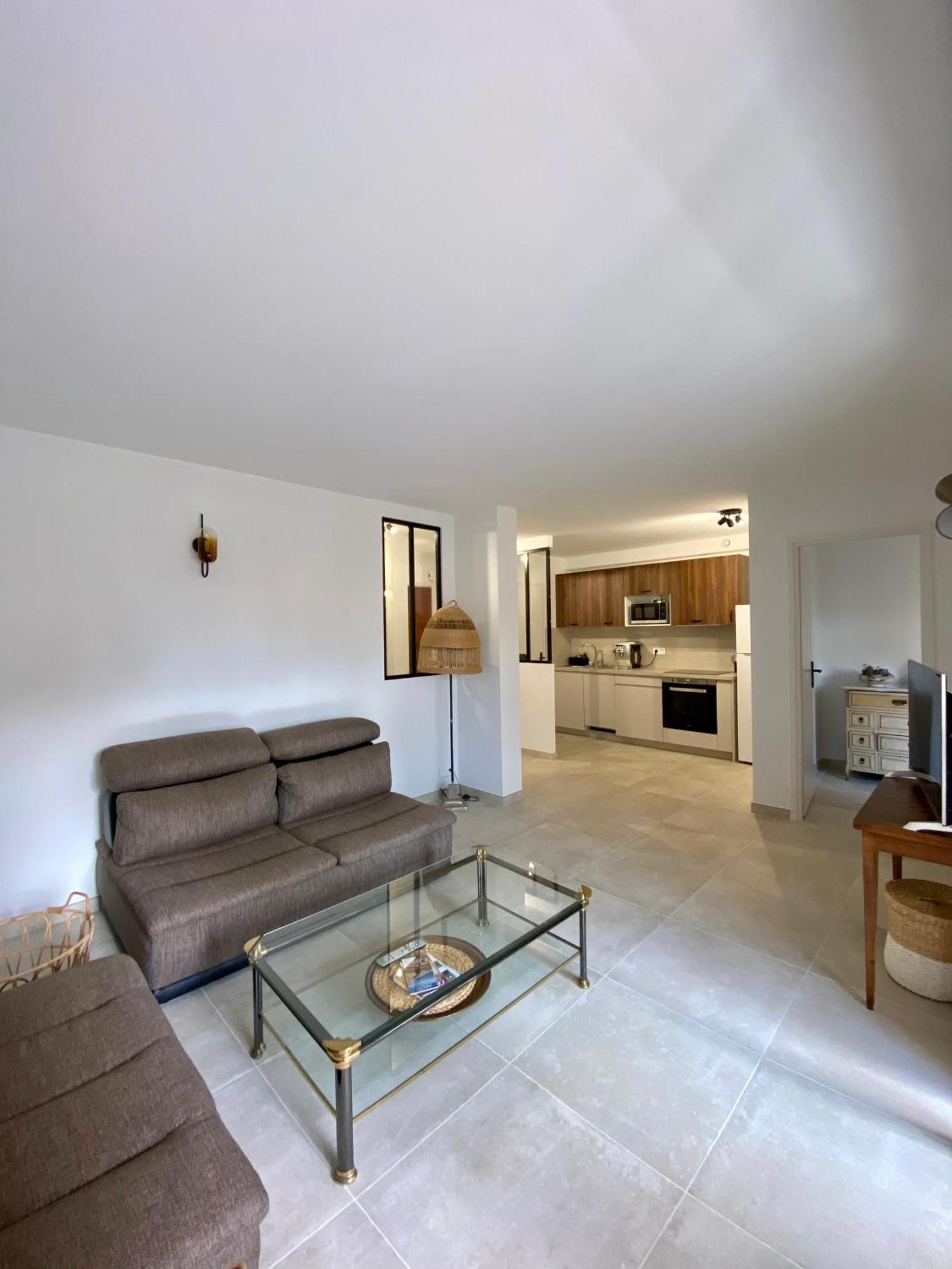 2 Pieces Lumineux A Sur Apartament